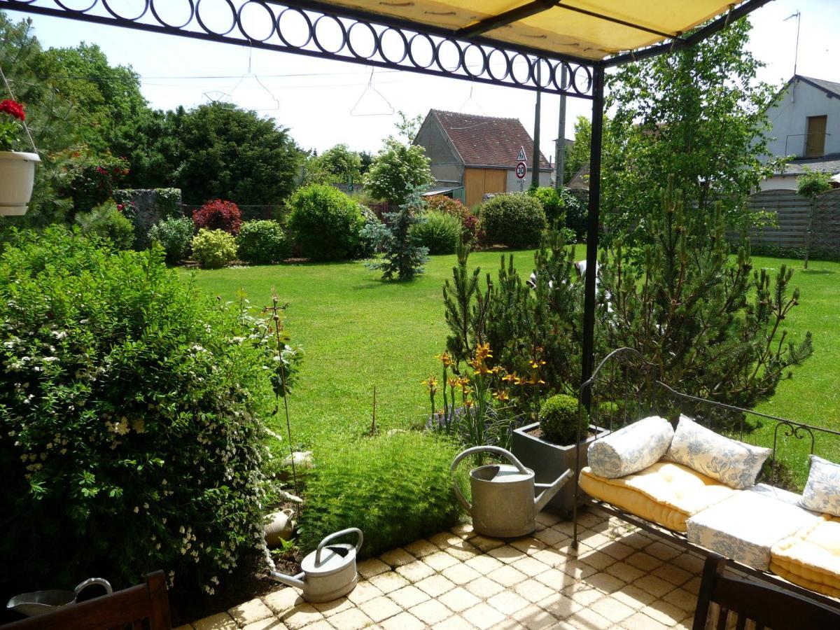 Bed and Breakfast Les Jarrieres Dame-Marie-les-Bois Exteriér fotografie