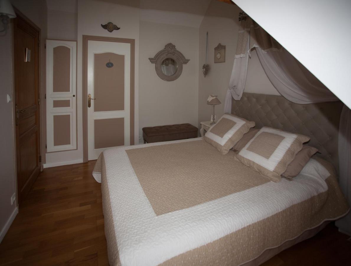 Bed and Breakfast Les Jarrieres Dame-Marie-les-Bois Exteriér fotografie