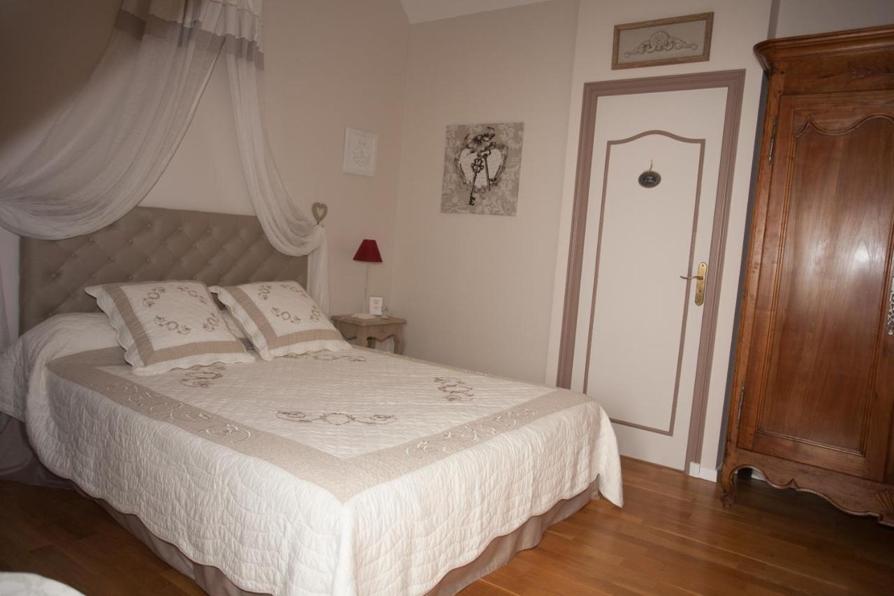 Bed and Breakfast Les Jarrieres Dame-Marie-les-Bois Exteriér fotografie