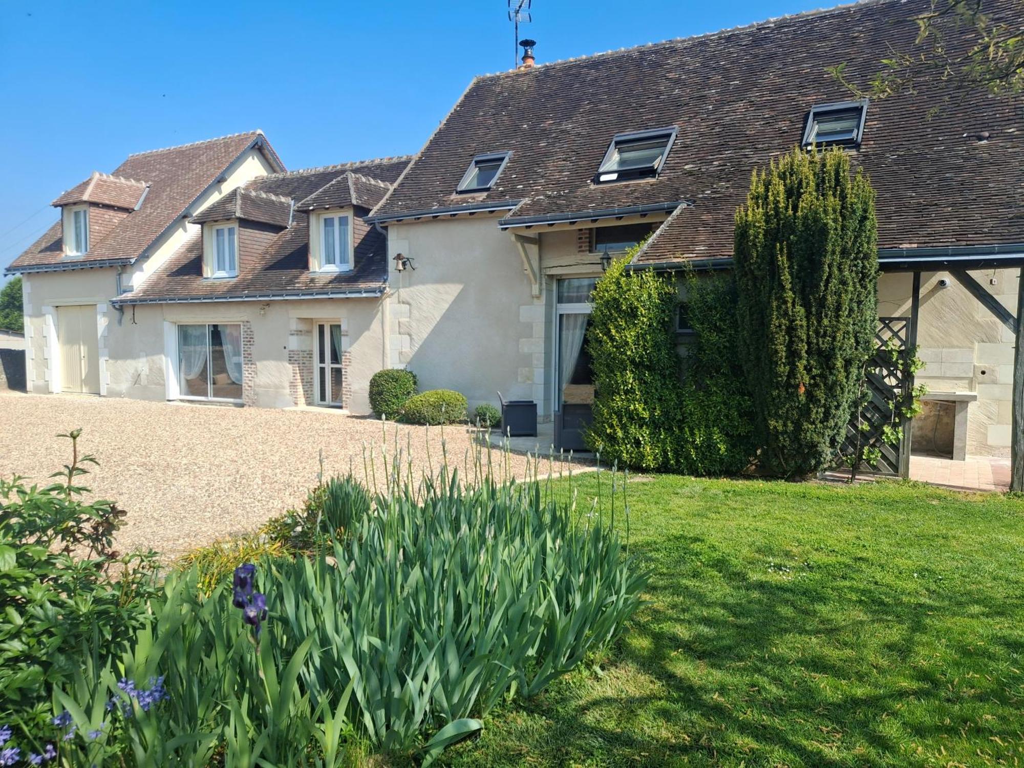 Bed and Breakfast Les Jarrieres Dame-Marie-les-Bois Exteriér fotografie